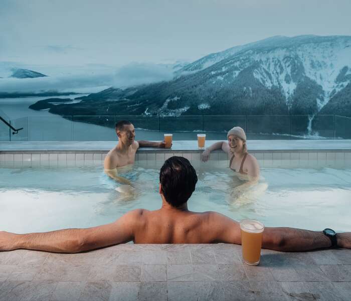 Mica lodge hot tub